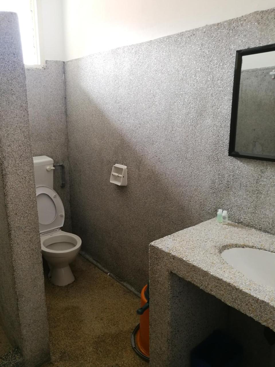 Ceaser'S Place Kampong Kundassan Екстериор снимка